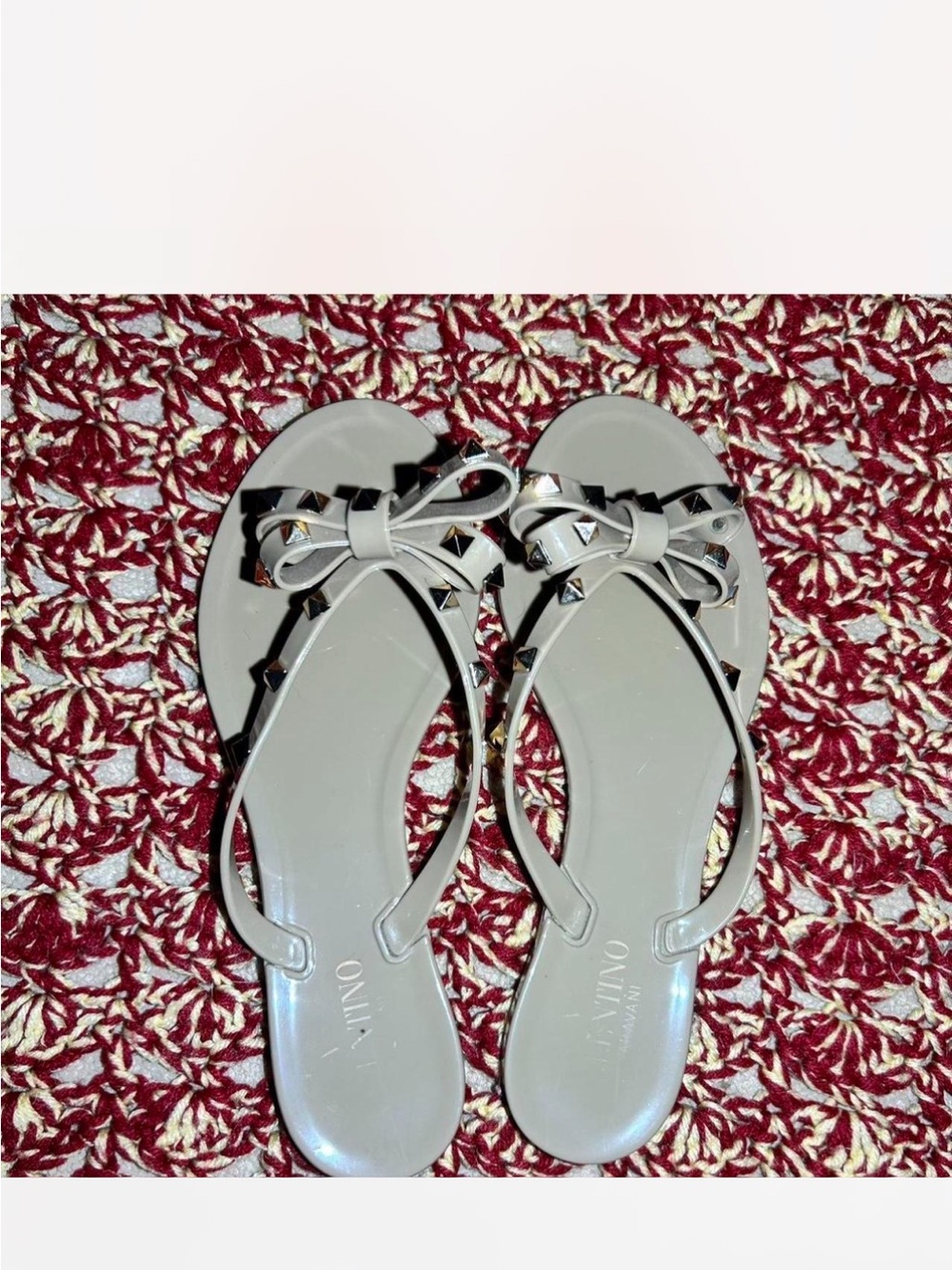Valentino Garavani tan Rockstud Bow Jelly Sandals